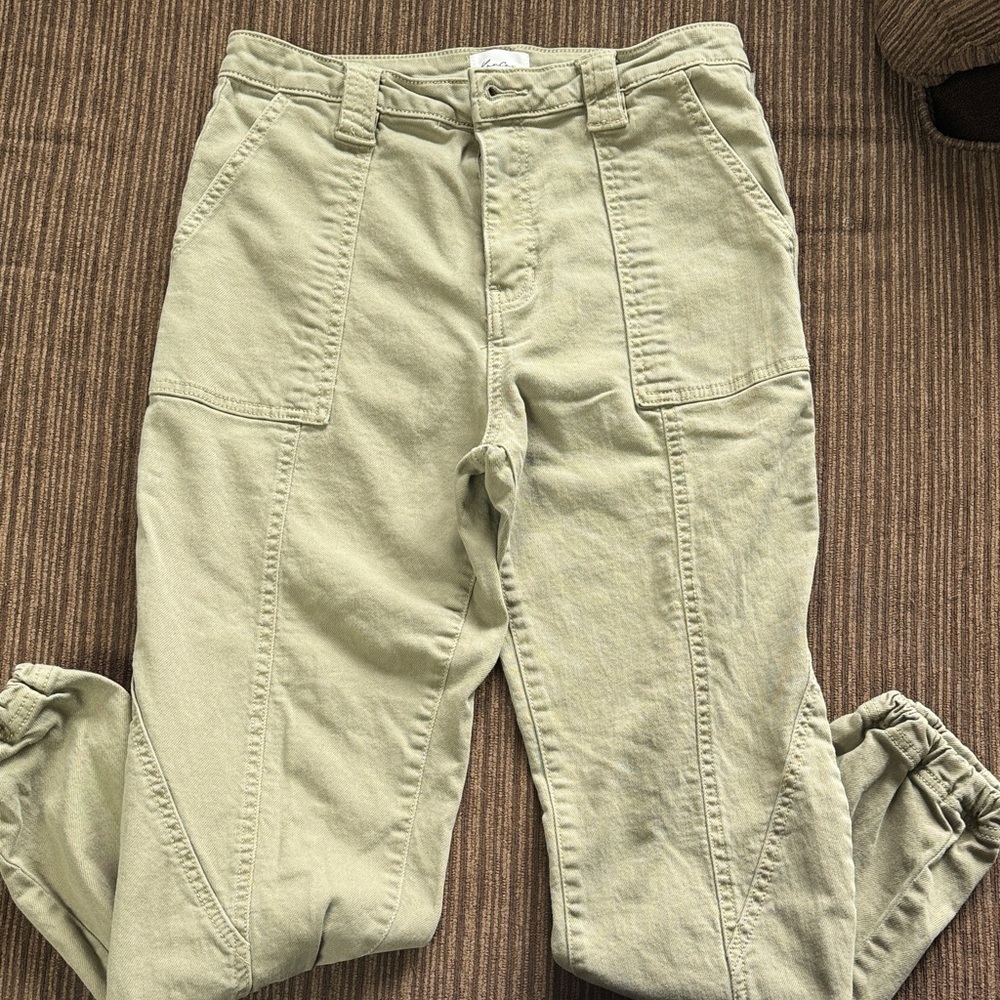 KanCan Olive Ankle Cropped Pants